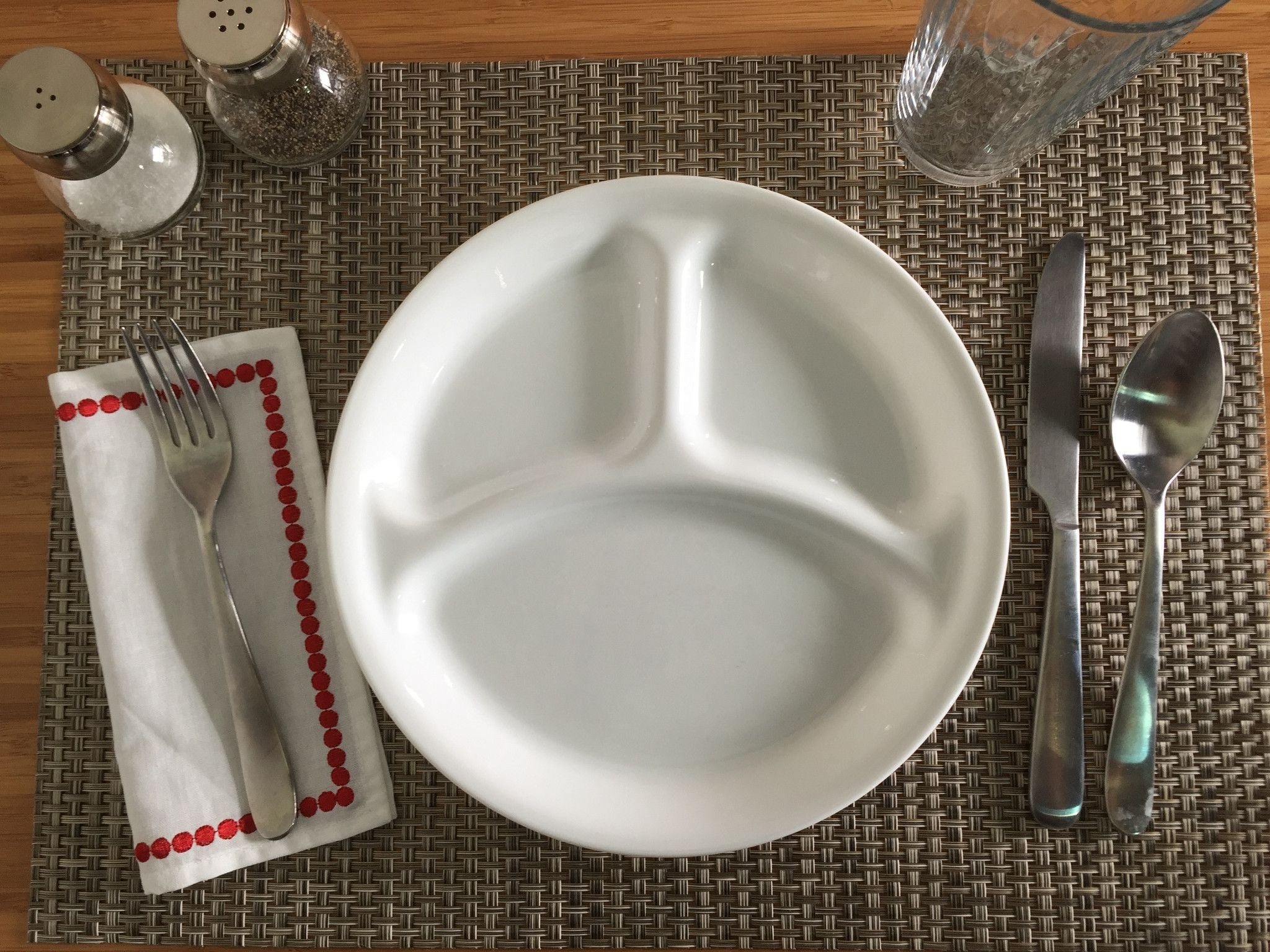 Assiette à salade divisée de 8,5 pouces